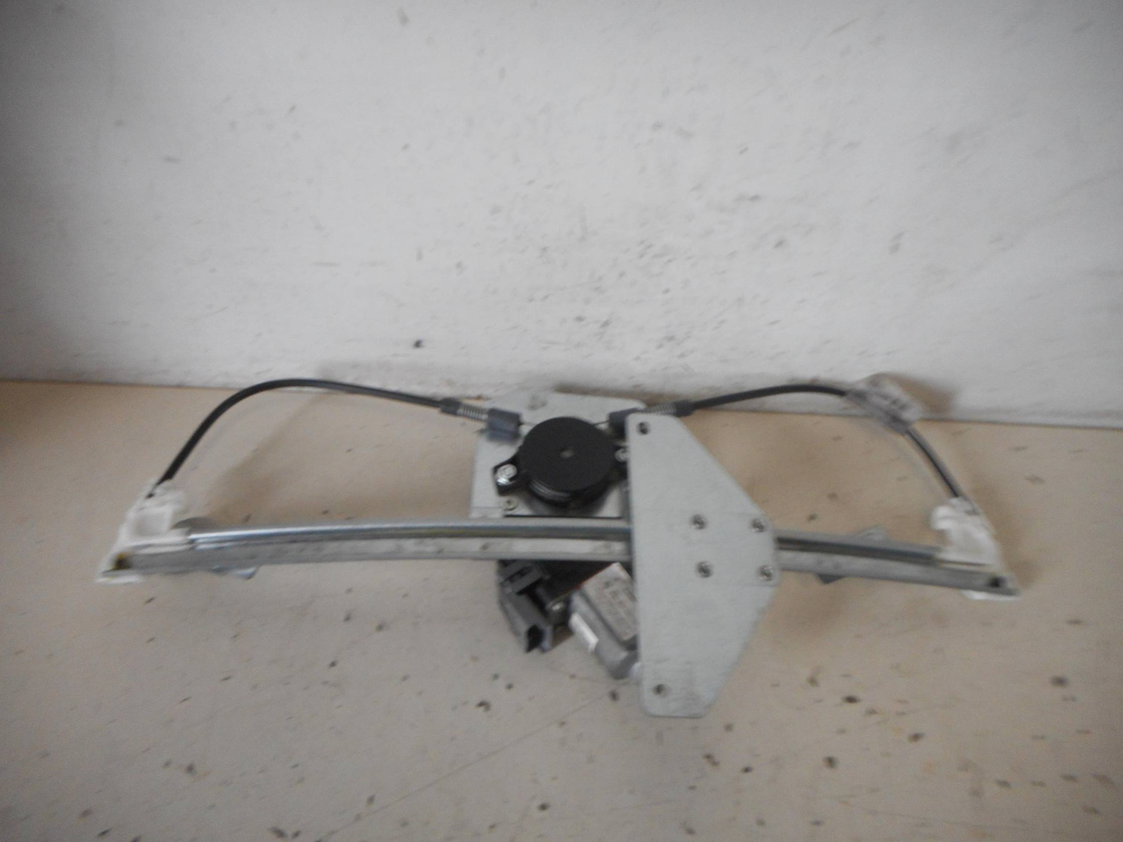 Alzacristallo elettr. porta ant. sx.